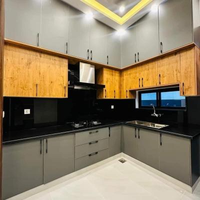 10 Marla Magnificent Bungalow in Bahria Orchard Central Block at a very reasonable Price 4.5 crore Just Buy and Live