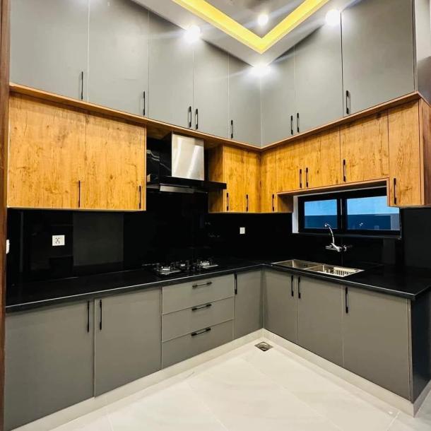 10 Marla Magnificent Bungalow in Bahria Orchard Central Block at a very reasonable Price 4.5 crore Just Buy and Live-10