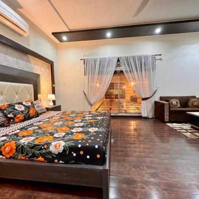 1 kanal fully furnished modern House for Rent in DHA phase 6 Rent: 5 lacs-3