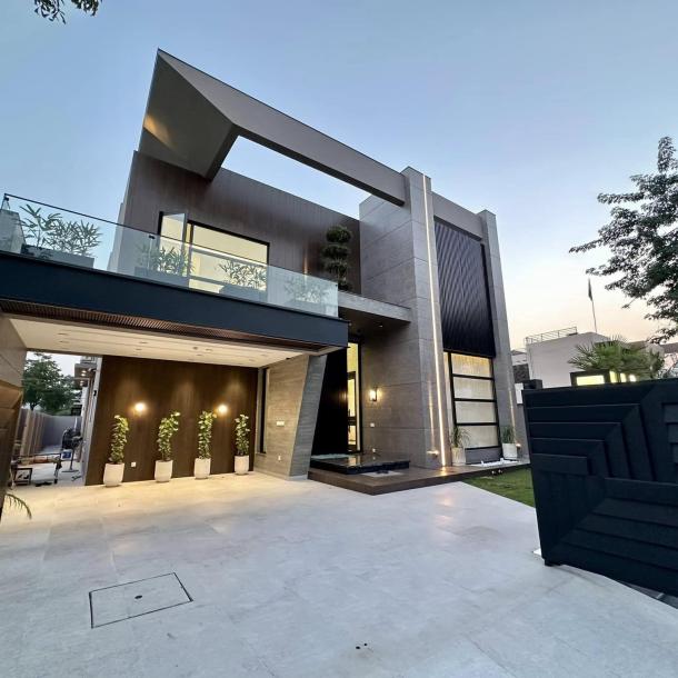 1 Kanal (50*90) ft most beautiful Designer House for sale in DHA Phase 6 Lahore-3
