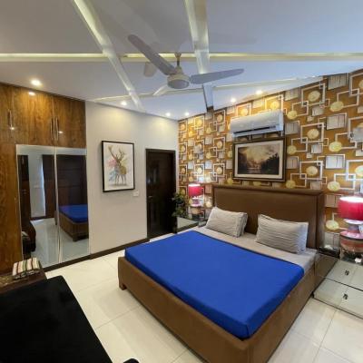 Ex air avenue 10 marla house for rent Fully furnished