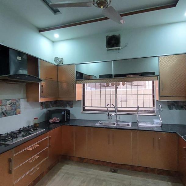 10 Lower Portion Fully Furnished 2 Bedrooms Drawing Room Tv Loungh Kitchen Totally Tiles Floor Hot Location-6