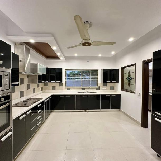 1 kanal Facing Park low Budget Beautiful house available for sale on investor rate in DHA Phase 5-1