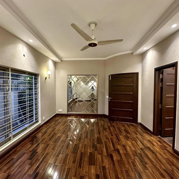 1 kanal Facing Park low Budget Beautiful house available for sale on investor rate in DHA Phase 5-6