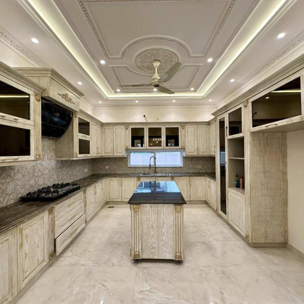 1 kanal Royal Palace House Available for Sale in State Life Society DHA Phase 5-8