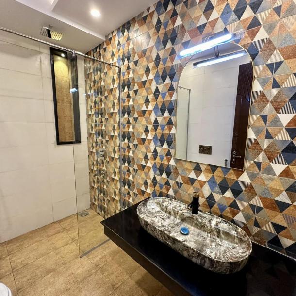 1 kanal Royal Palace House Available for Sale in State Life Society DHA Phase 5-5