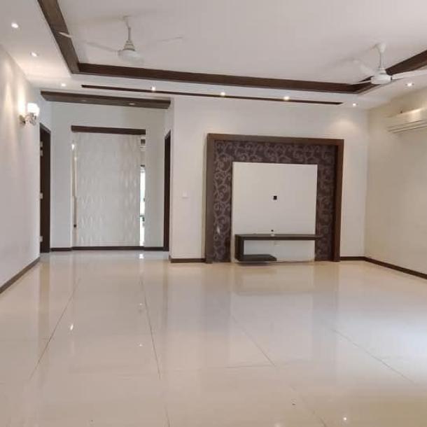 Luxury 1 Kanal Home for Rent – Ideal for Families In DHA phase 8-5