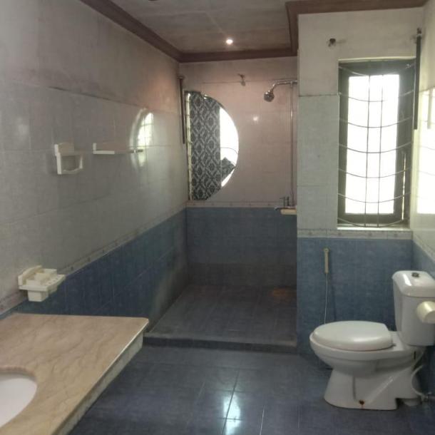 DHA Lahore phase 6 1kanal full house for rent demand 250K near masjid and commercial-7