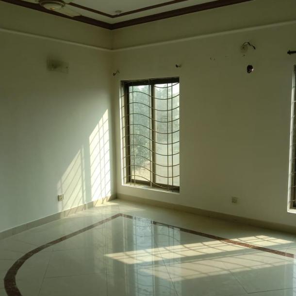 DHA Lahore phase 6 1kanal full house for rent demand 250K near masjid and commercial-6