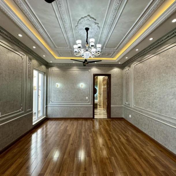 1 kanal Classical Design House Available For Sale in DHA Phase 7 Lahore-7