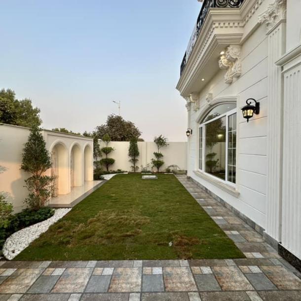 1 kanal Classical Design House Available For Sale in DHA Phase 7 Lahore-3
