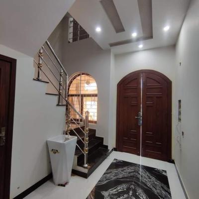 Luxurious 10 Marla House for Sale in Lake City Lahore-10