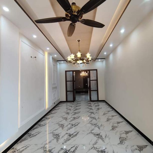 Luxurious 10 Marla House for Sale in Lake City Lahore-9