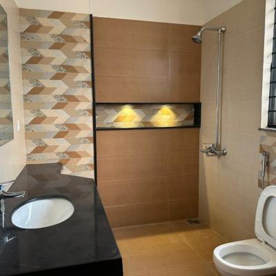 1-Kanal Brand New Master Piece Mention at Super hot Location.