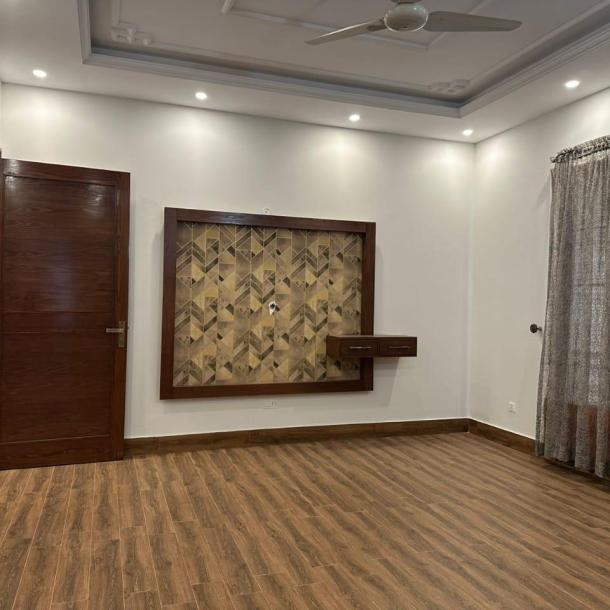 1-Kanal Brand New Master Piece Mention at Super hot Location.-18