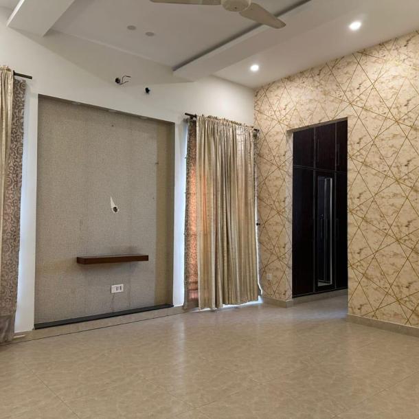 1-Kanal Brand New Master Piece Mention at Super hot Location.-14