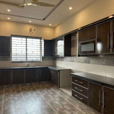 1-Kanal Brand New Master Piece Mention at Super hot Location.