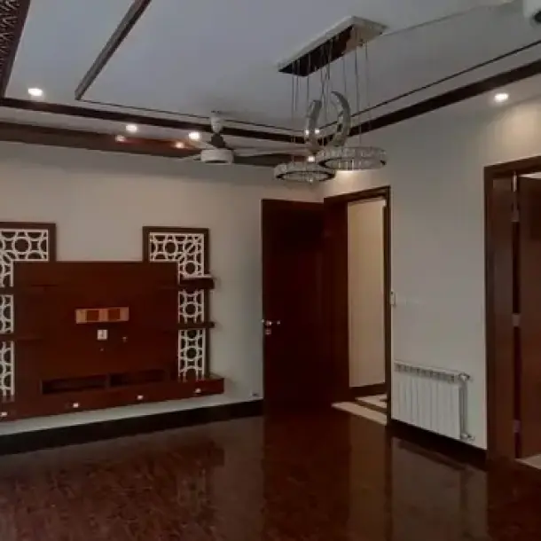 1 Kanal House Available For Rent in DHA Phase-5 Block L-8