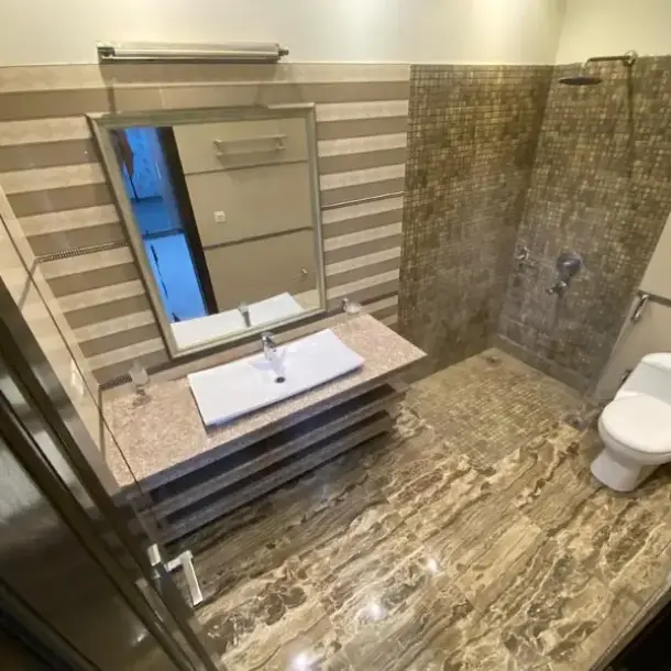 Beautiful 10 Marla Lower Portion House Available For Rent In DHA Phase 6 Lahore.-5