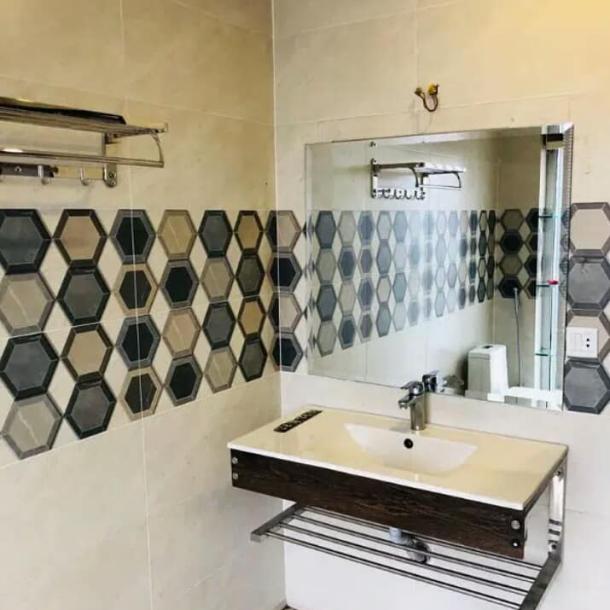 Luxury Furnished Apartment for Rent Near Emporium Mall-6