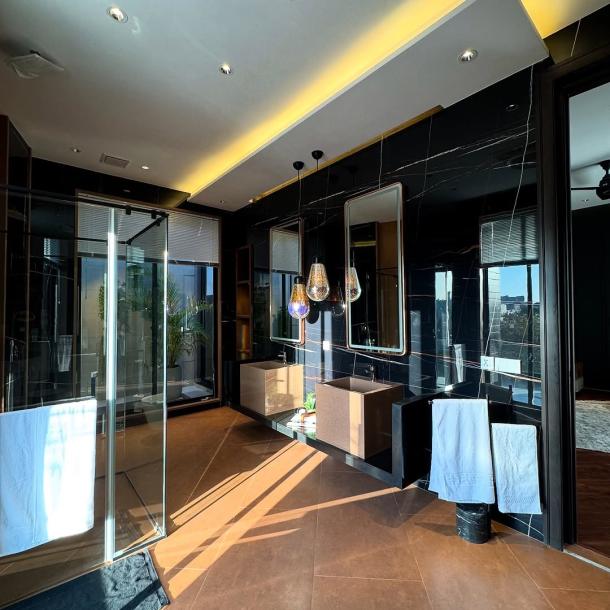 2 Kanal Ultra Modern and Luxury Full Furnished and Full Basement House for Sale DHA Phase 6 Lahore.-11