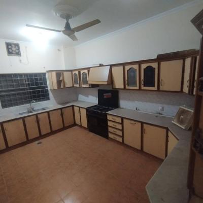 Elegant 1 Kanal Upper Floor for Rent – DHA Phase 4 Lahore