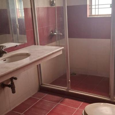 1 kanal Slightly Used Upper Portion for Rent In DHA Phase 6 Lahore