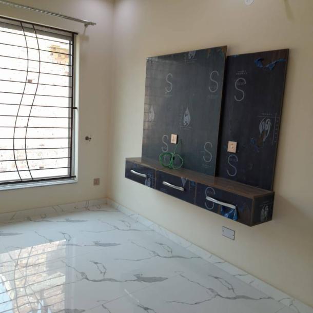 1 kanal Upper Portion For Rent (Lower Portion lock) in DHA Phase 7 Lahore-9