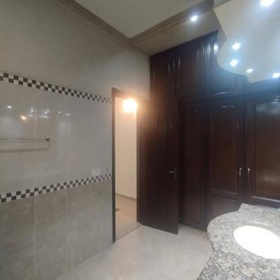 Beautiful Upper Portion 1 Kanal DHA Phase 4 Lahore