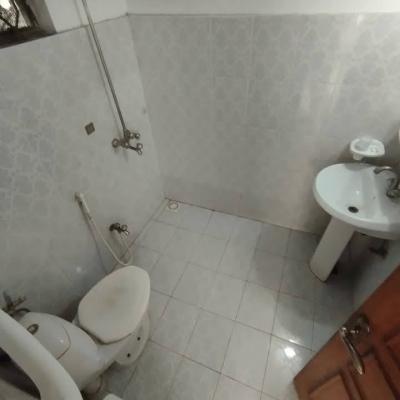 Elegant 10 Marla Portion For Rent Top Floor DHA Phase 4 Lahore