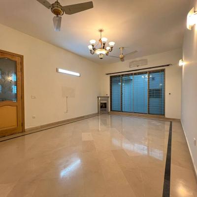 Beautiful 1 Kanal Upper Portion For Rent Peaceful Area DHA Phase 5 Lahore
