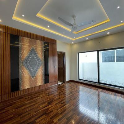 1 Kanal Classical Design House For Sale in Bahria Town, Lahore