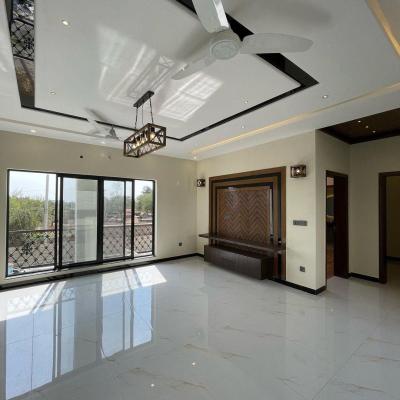 1 Kanal Classical Design House For Sale in Bahria Town, Lahore