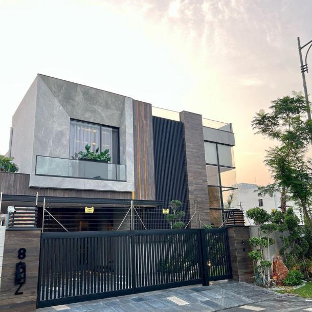 Touring a Most beautiful & Luxurious Modern House for Sale in Phase 7 DHA Lahore.-1